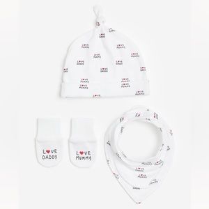 Set of 3- hat, mittens and scarf